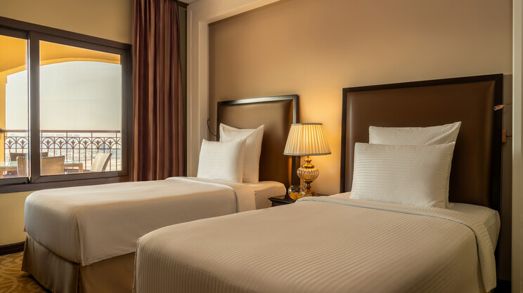 Two-Bedroom Suite with Partial Sea View / Sea View